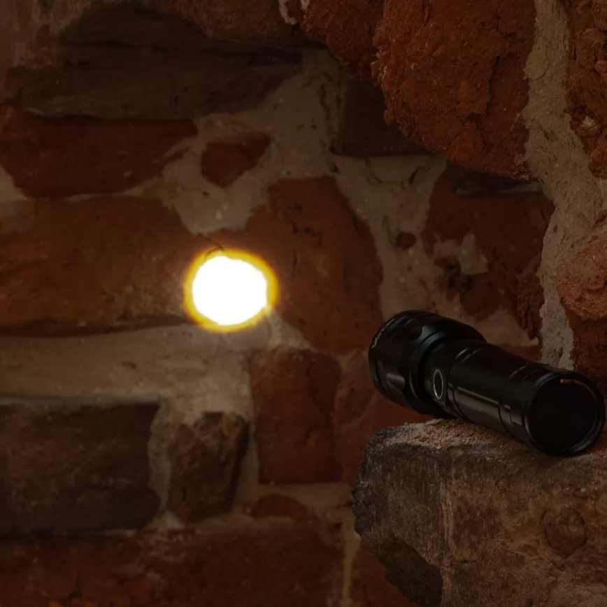 LED Himmennettävä ladattava taskulamppu virtapankilla toiminto LED/30W/5V IPX5 1060 kiiltävä 5000 mAh